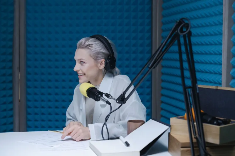 Turning Off the Mic: The Untold Story of Talk Radio Stars Who Quit While They're Ahead